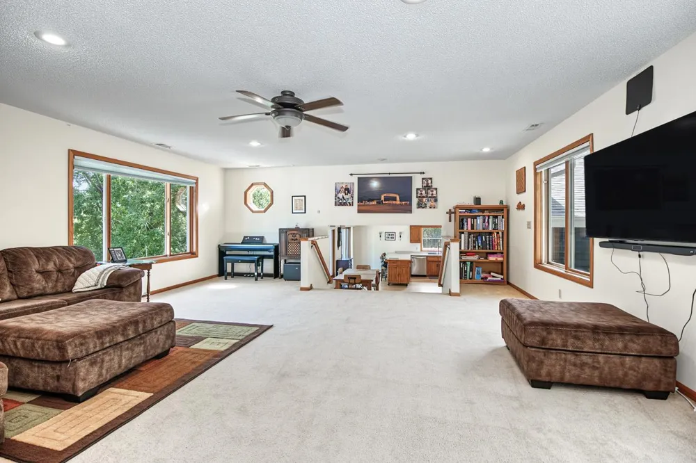 3066 Greenbrier Street Little Canada, MN 55117