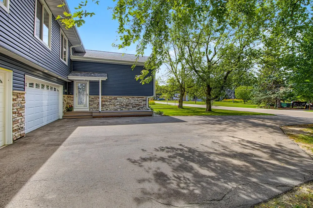 3066 Greenbrier Street Little Canada, MN 55117