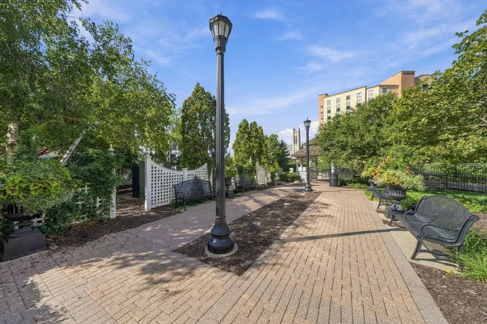 500 E Grant Street #709 Minneapolis, MN 55404