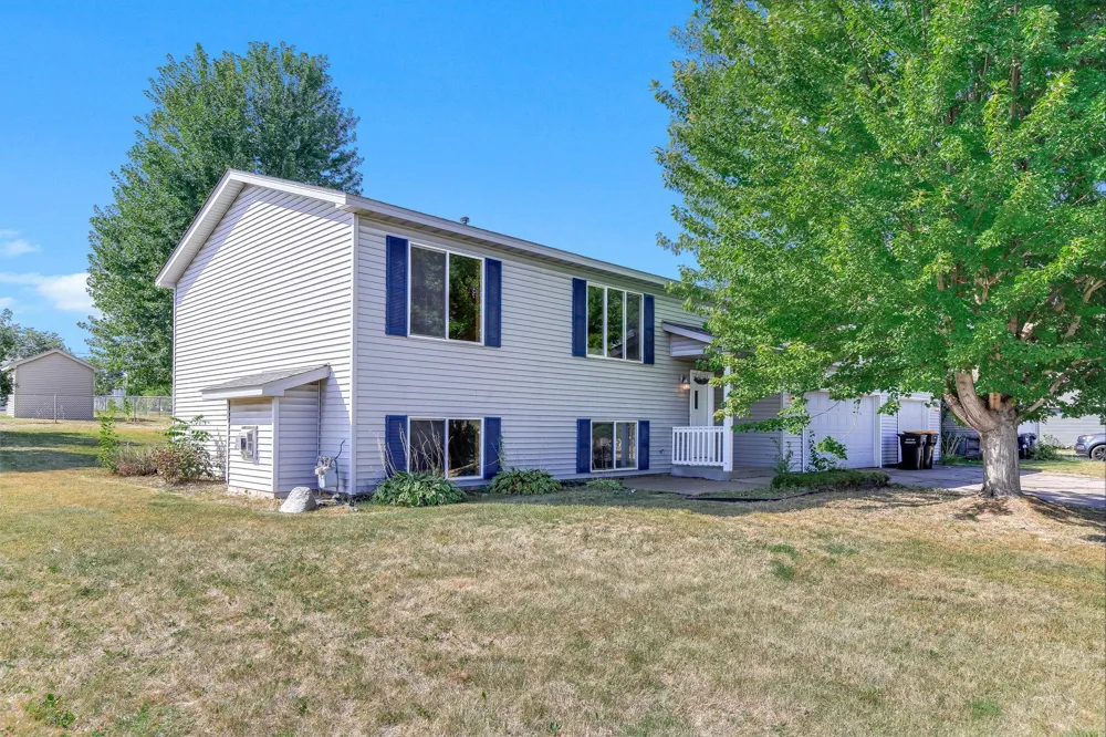 332 Orchard Parkway W Shakopee, MN 55379