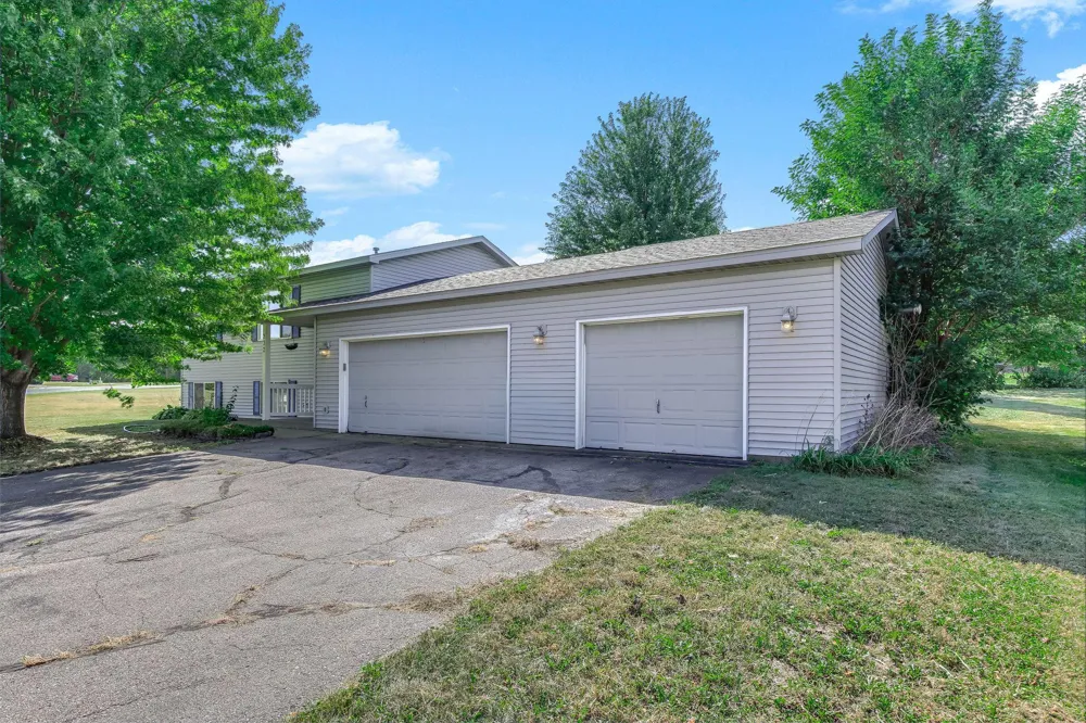 332 Orchard Parkway W Shakopee, MN 55379
