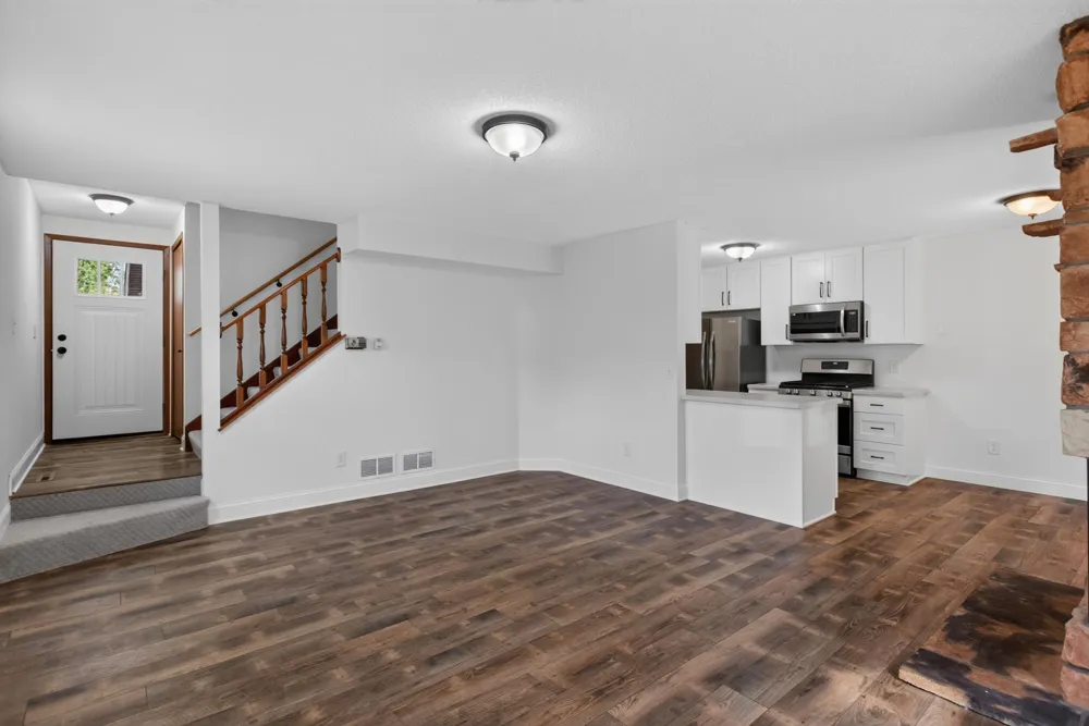 17541 Ionia Path Lakeville, MN 55044