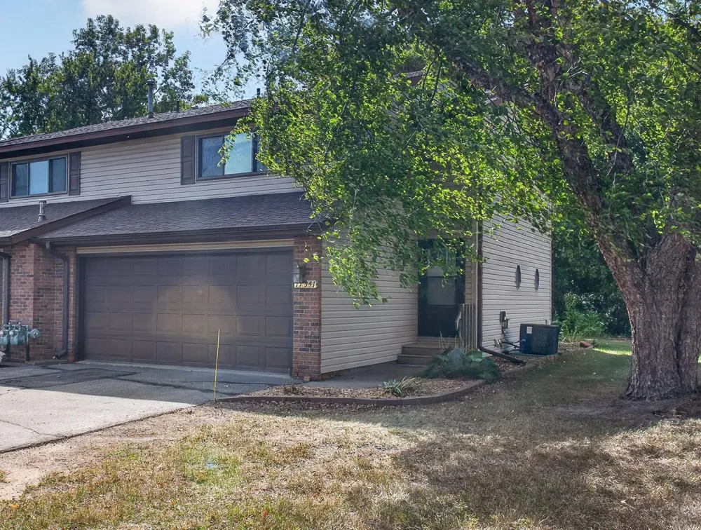 17541 Ionia Path Lakeville, MN 55044