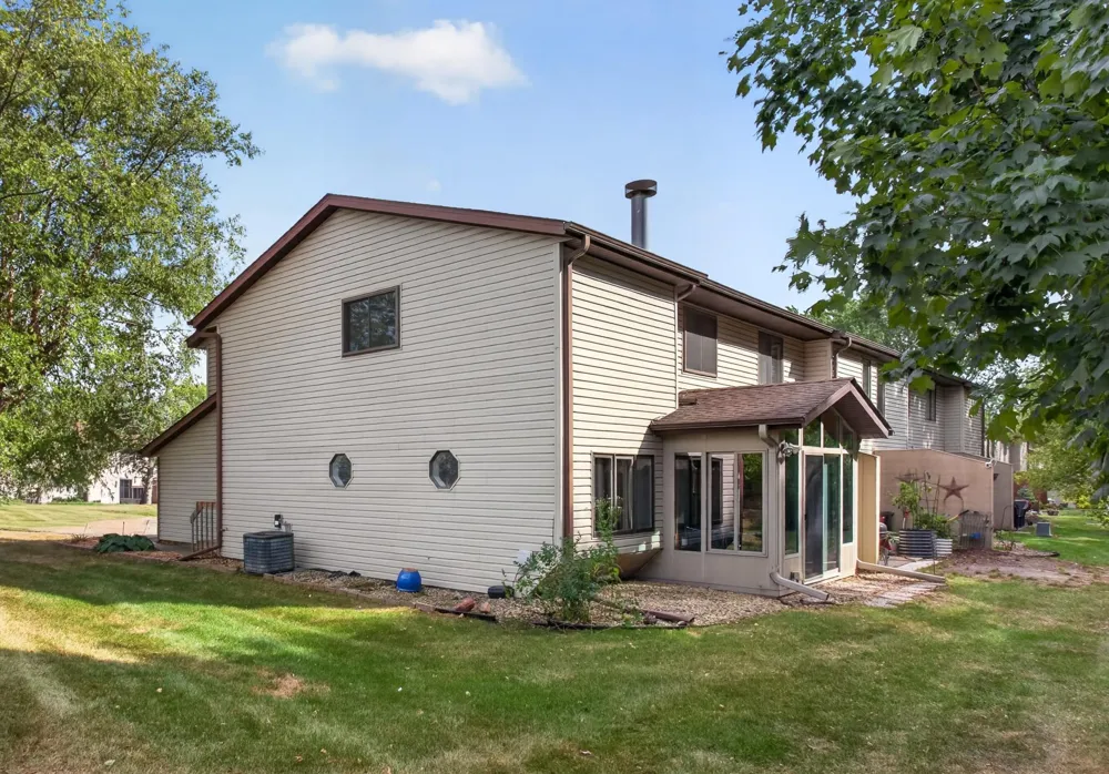 17541 Ionia Path Lakeville, MN 55044