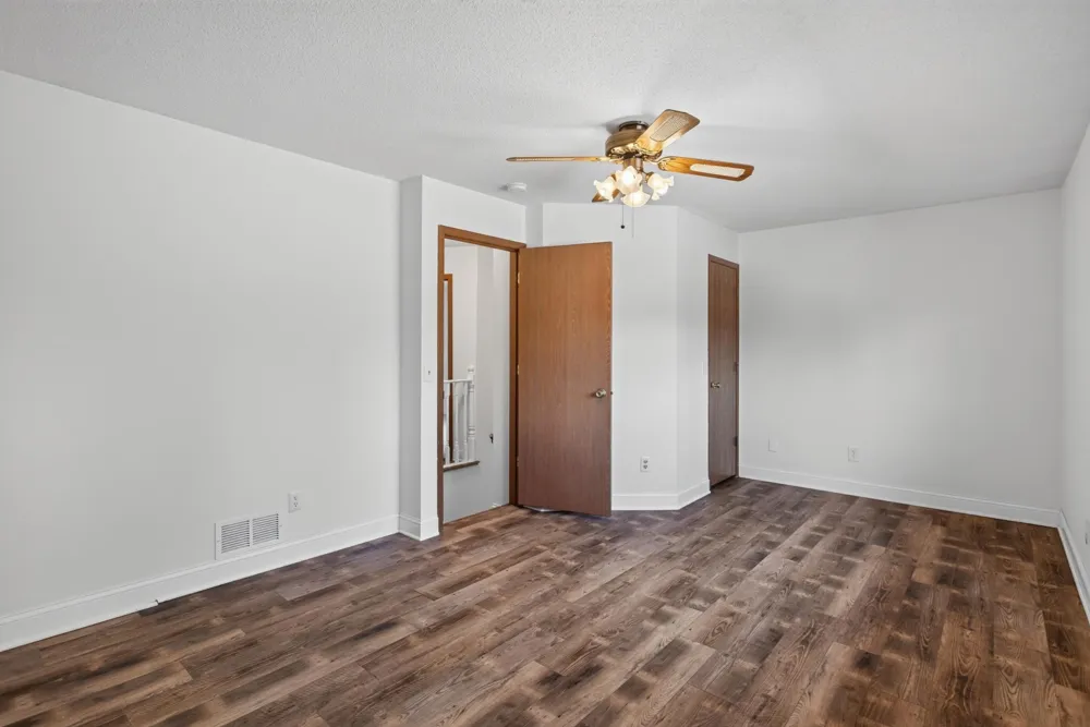 17541 Ionia Path Lakeville, MN 55044