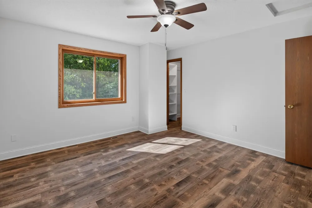 17541 Ionia Path Lakeville, MN 55044