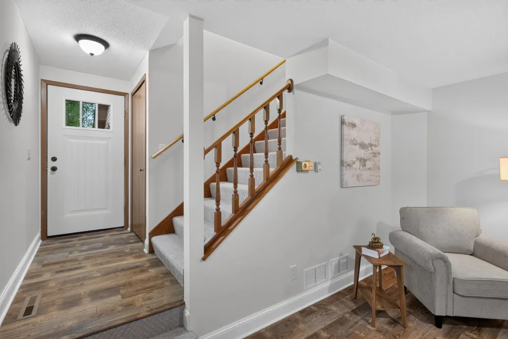 17541 Ionia Path Lakeville, MN 55044