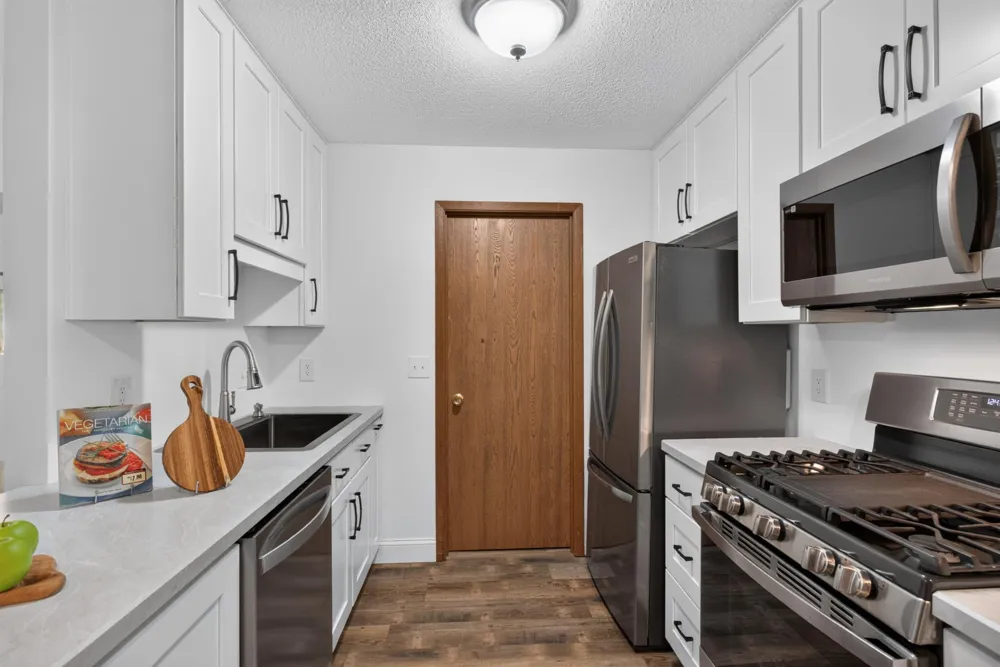 17541 Ionia Path Lakeville, MN 55044