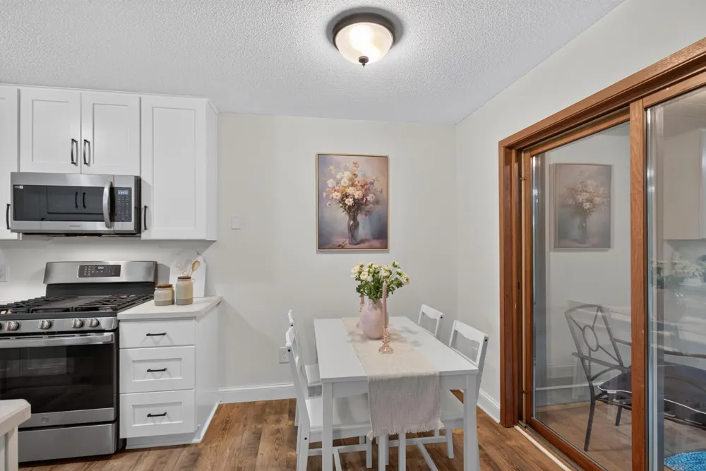 17541 Ionia Path Lakeville, MN 55044