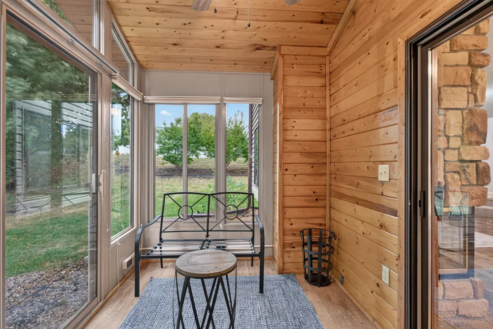 17541 Ionia Path Lakeville, MN 55044