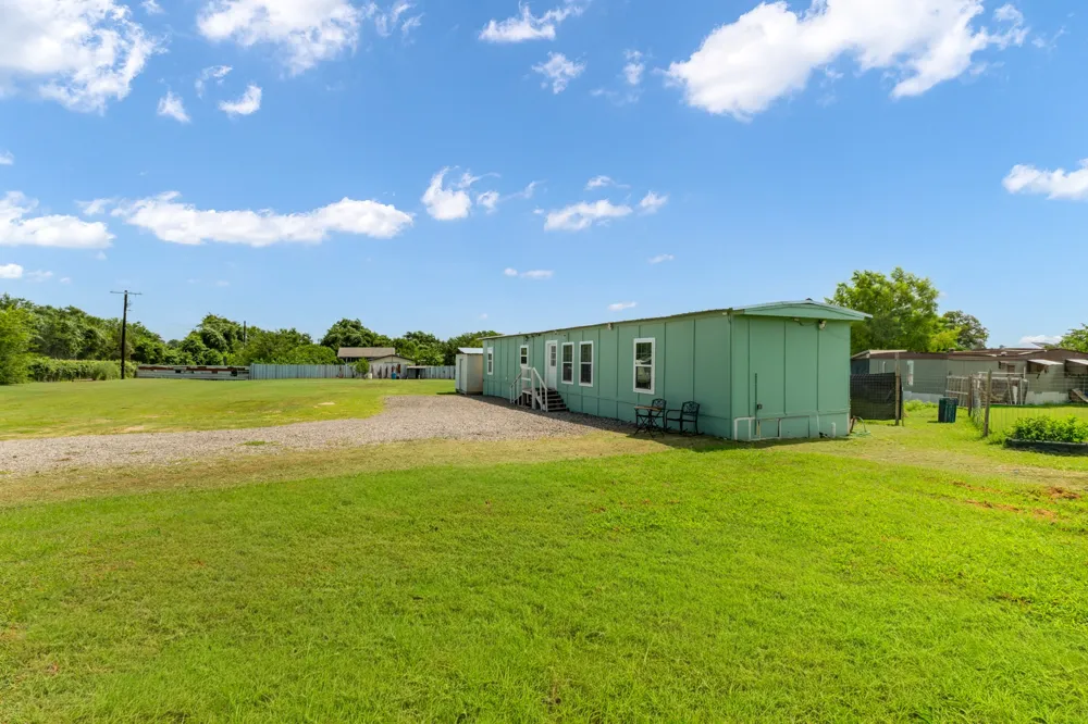 235 Thompson Road Dale, TX 78616