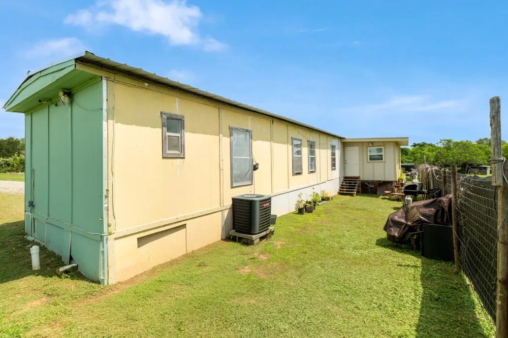 235 Thompson Road Dale, TX 78616