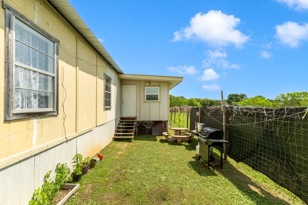 235 Thompson Road Dale, TX 78616