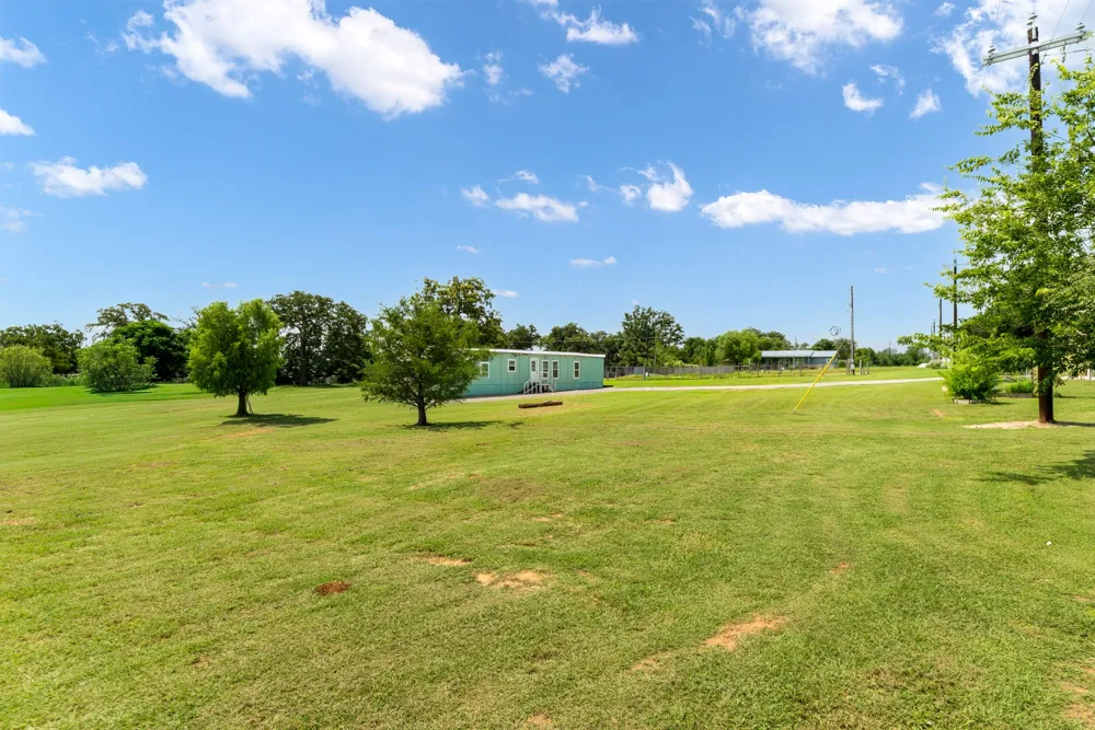 235 Thompson Road Dale, TX 78616