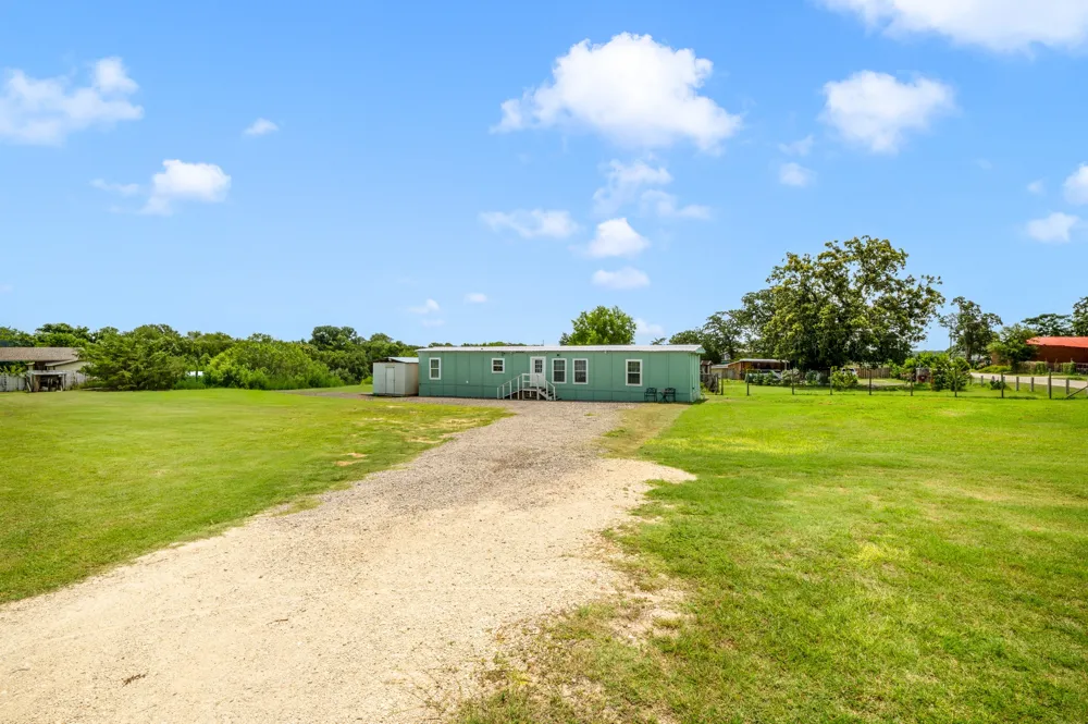 235 Thompson Road Dale, TX 78616