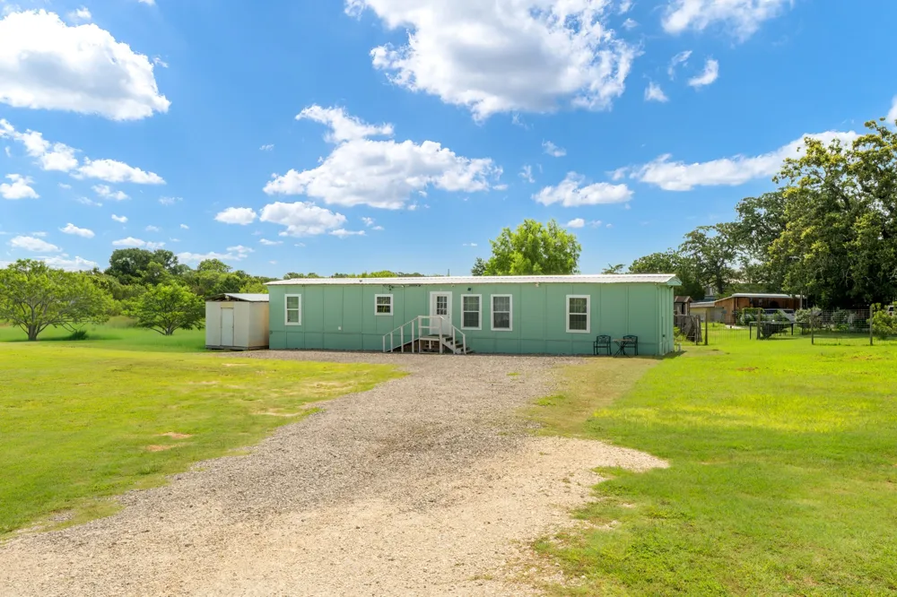 235 Thompson Road Dale, TX 78616