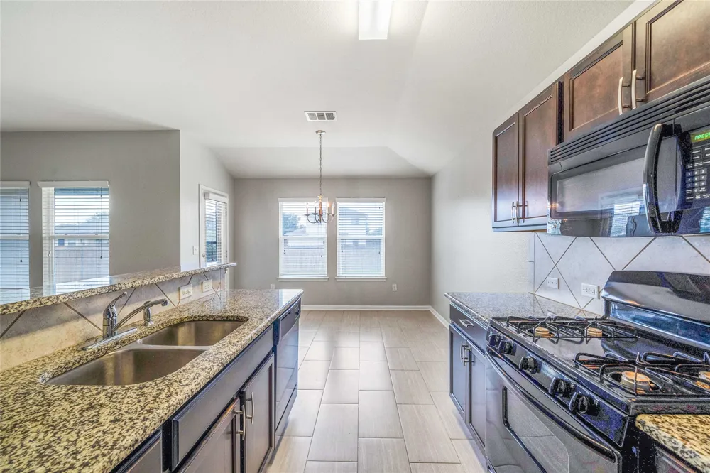 314 Foxglove Drive Hutto, TX 78634