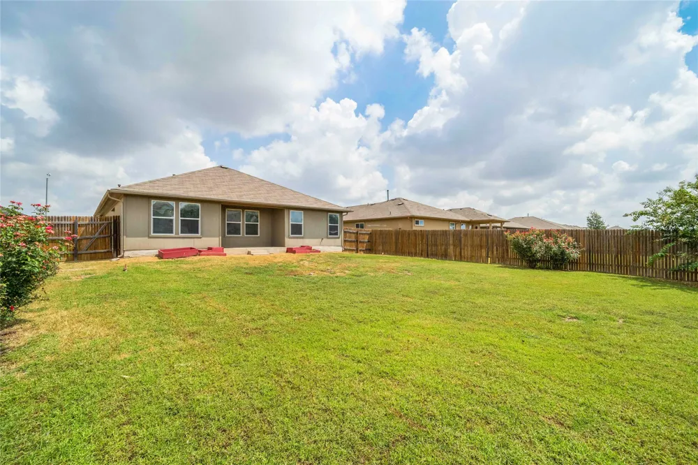 314 Foxglove Drive Hutto, TX 78634