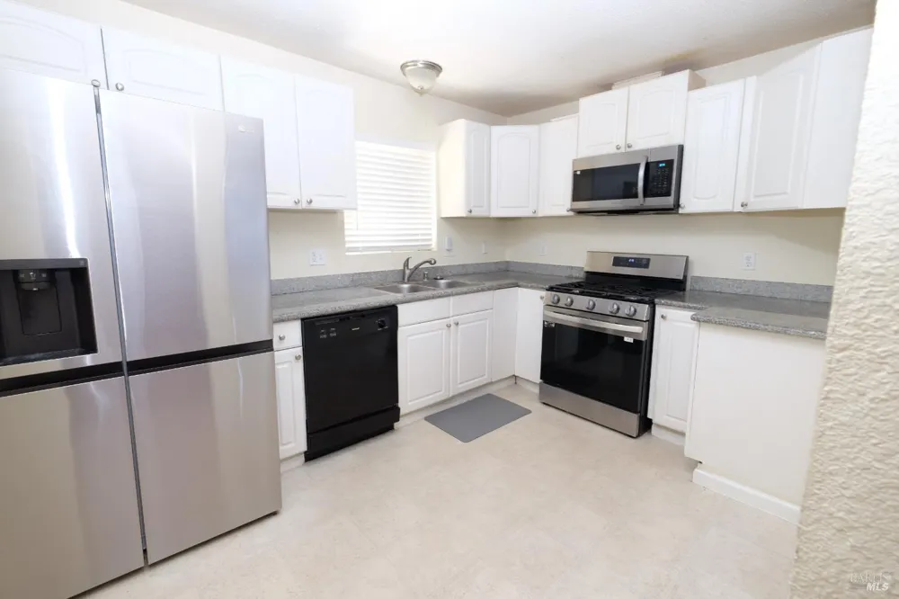 843 Benicia Road Vallejo, CA 94591