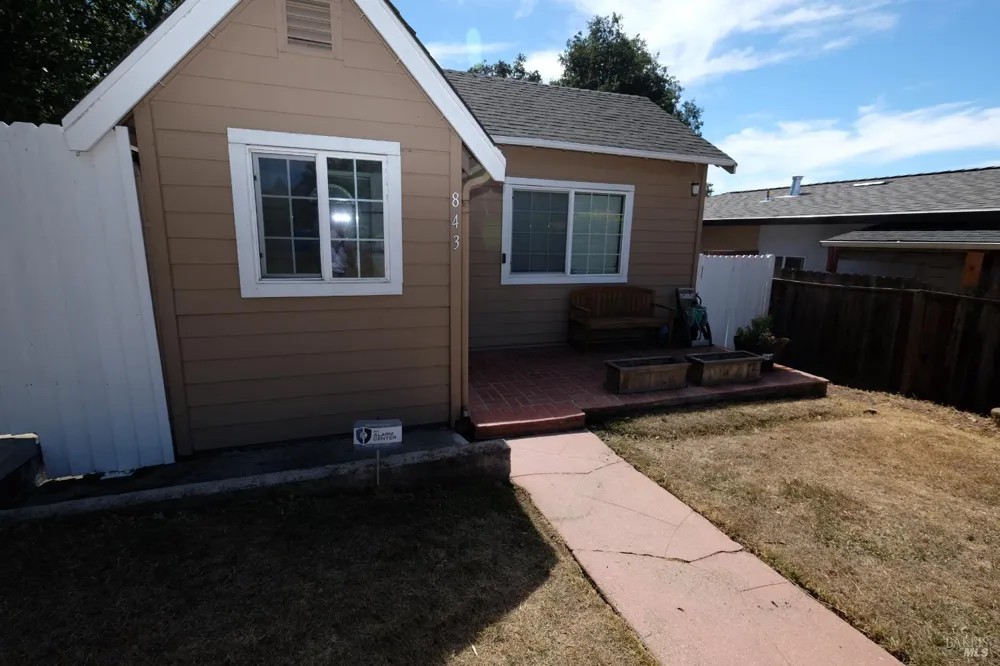 843 Benicia Road Vallejo, CA 94591