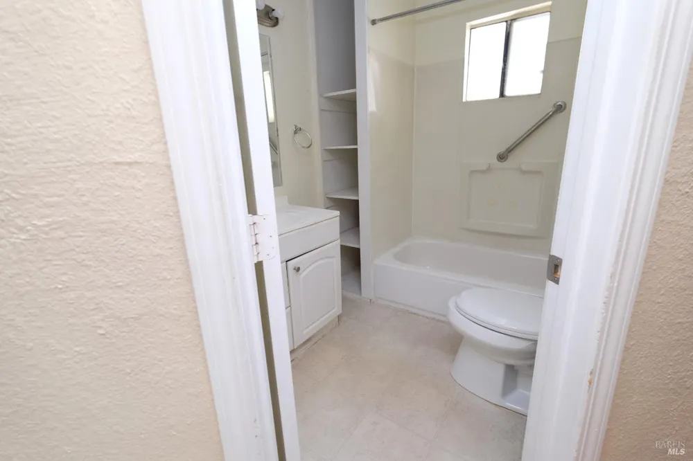 843 Benicia Road Vallejo, CA 94591