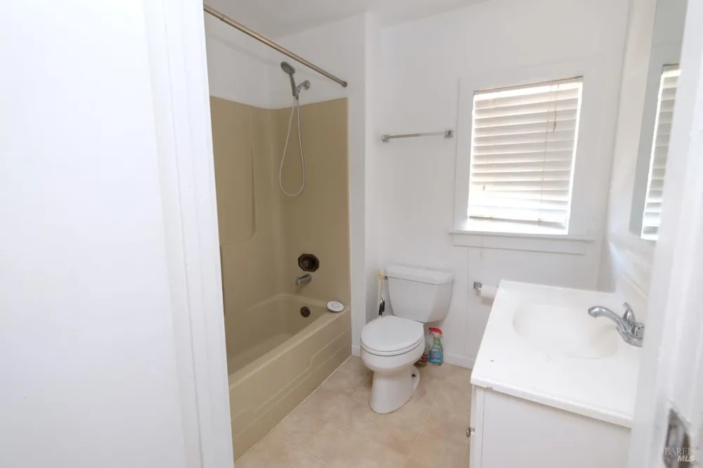 843 Benicia Road Vallejo, CA 94591