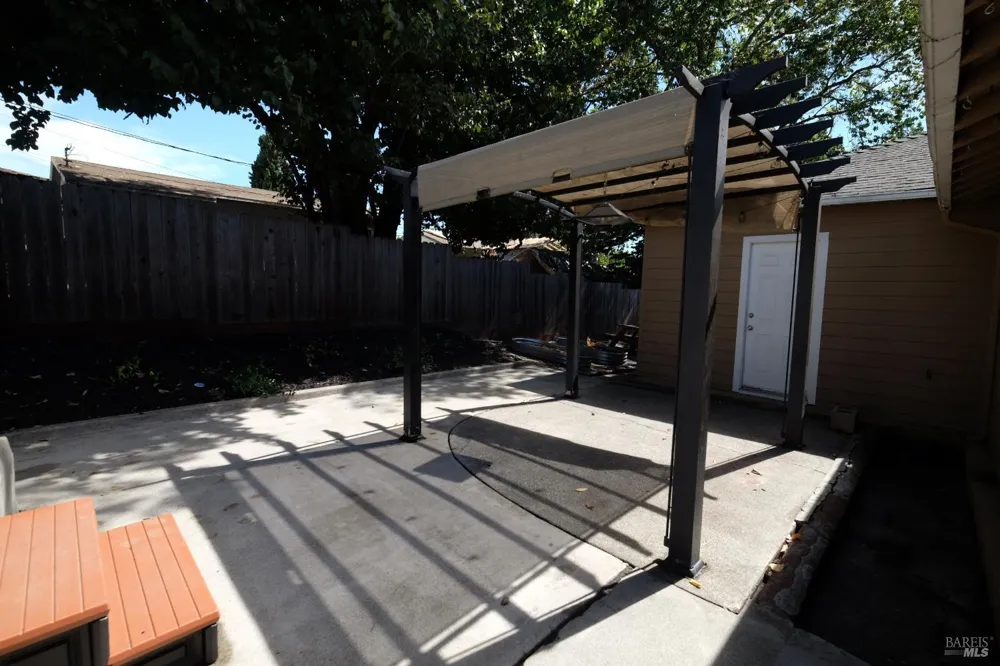 843 Benicia Road Vallejo, CA 94591