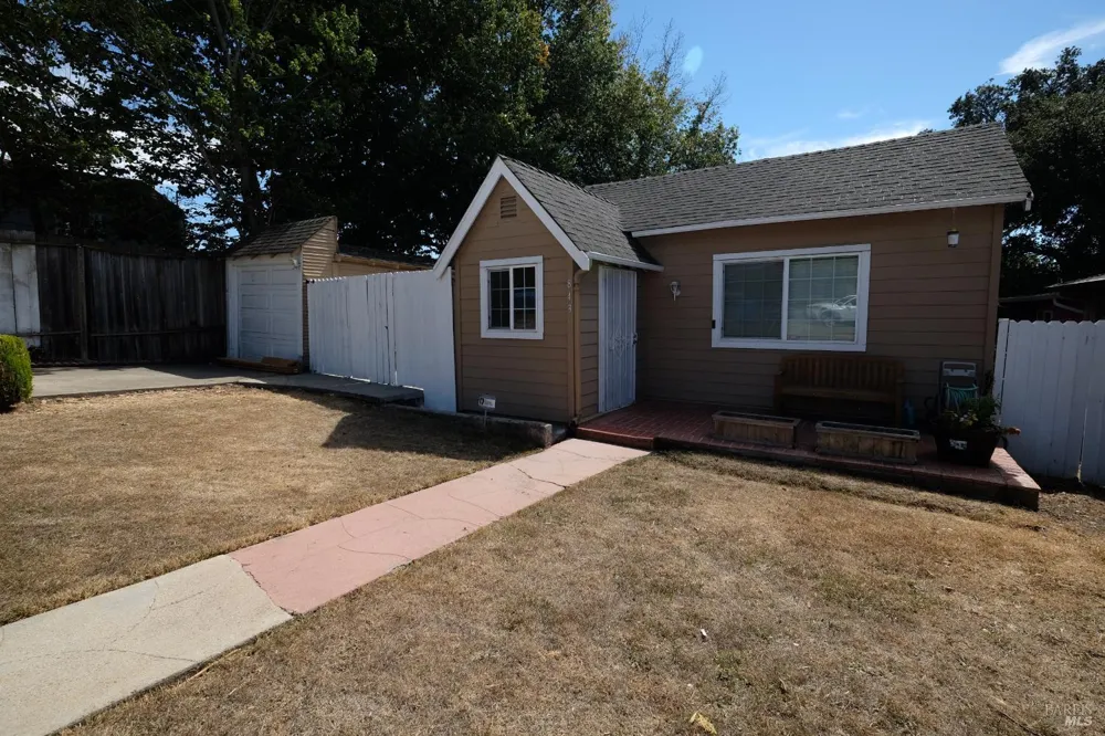 843 Benicia Road Vallejo, CA 94591