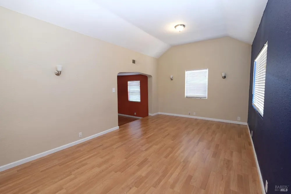 843 Benicia Road Vallejo, CA 94591