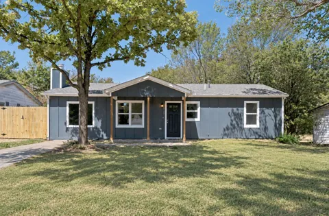 125 NE Cindy Lane