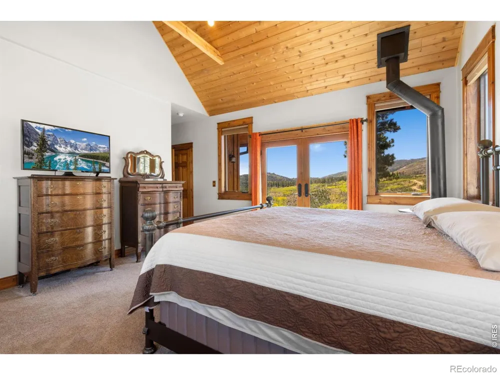 646 Stormy Peaks Drive Bellvue, CO 80512