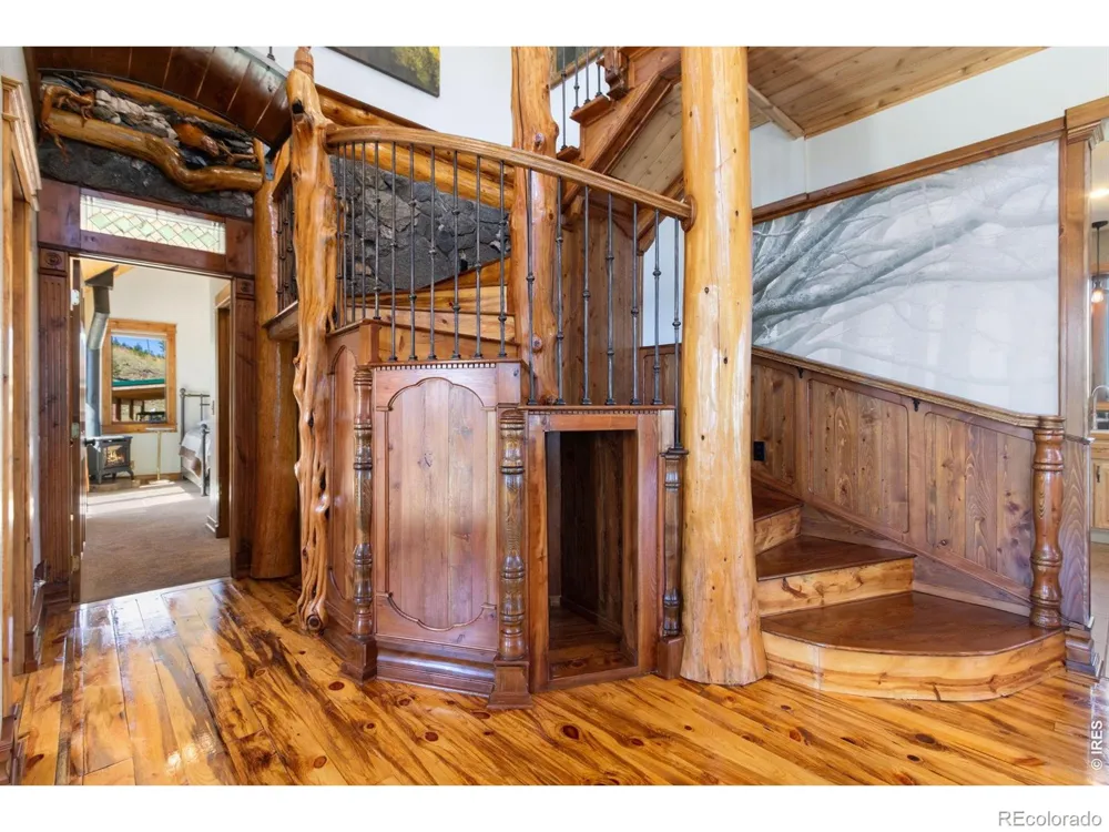 646 Stormy Peaks Drive Bellvue, CO 80512