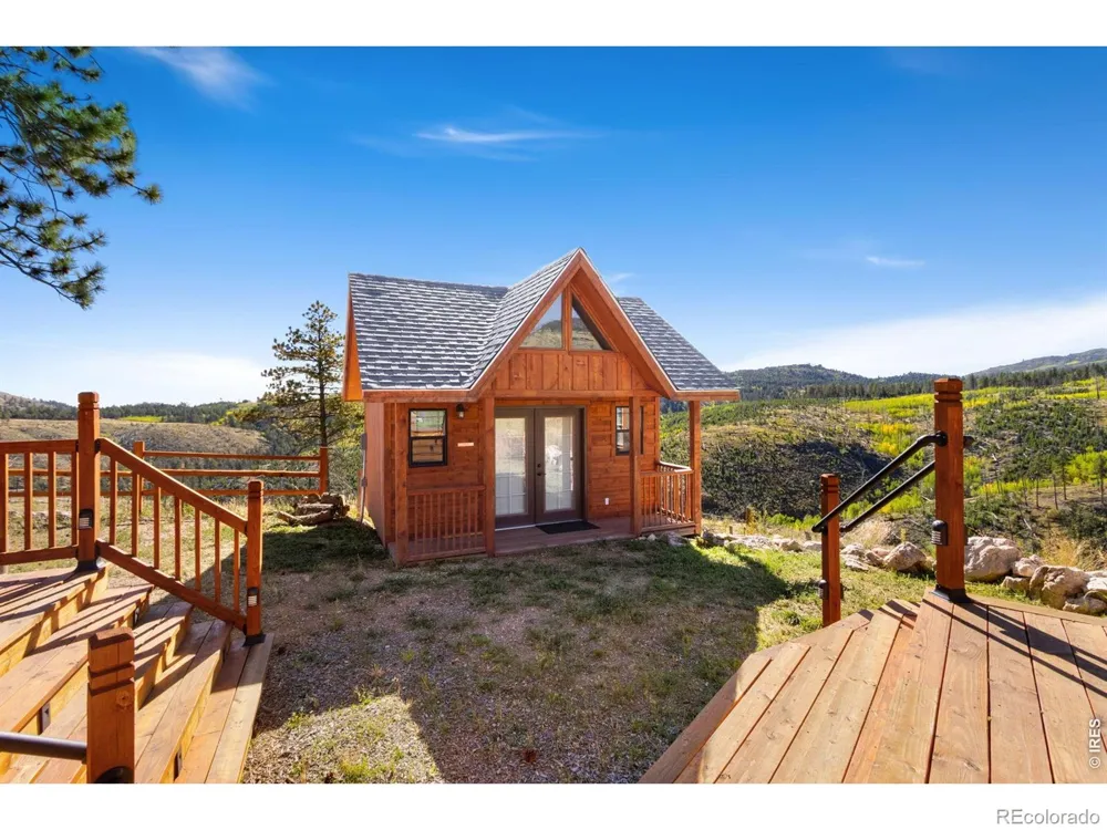 646 Stormy Peaks Drive Bellvue, CO 80512
