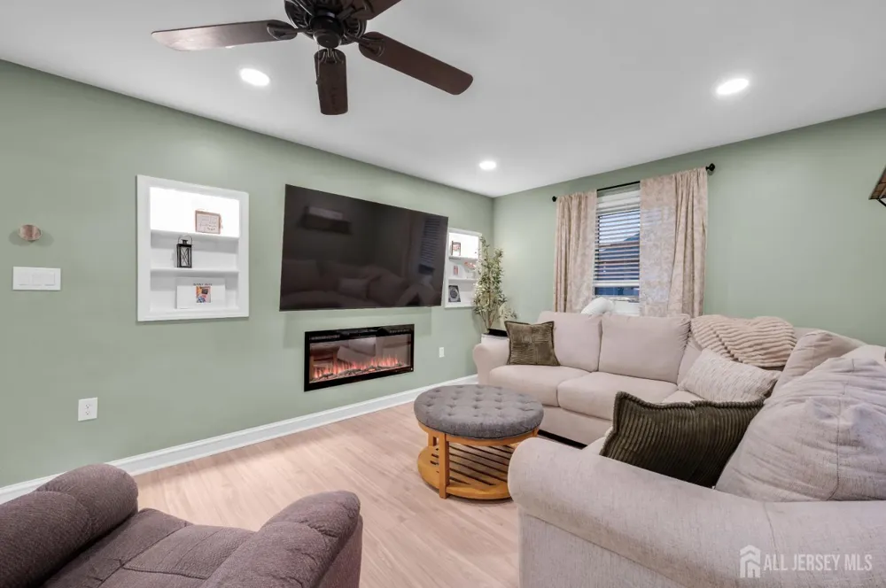 97 Bliss Boulevard Pohatcong, NJ 08865