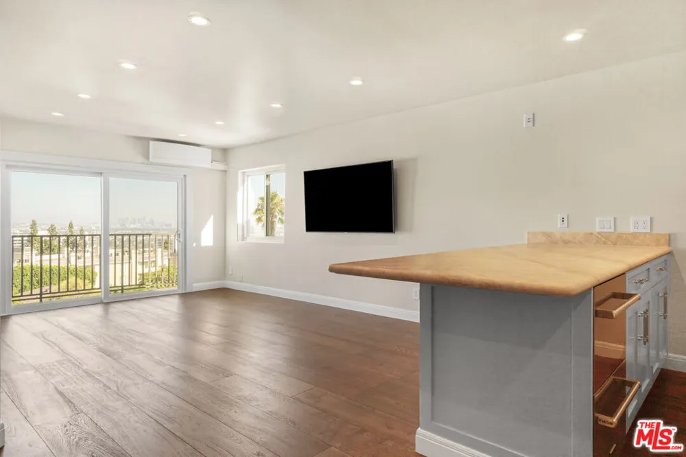 1230 Horn Avenue West Hollywood, CA 90069