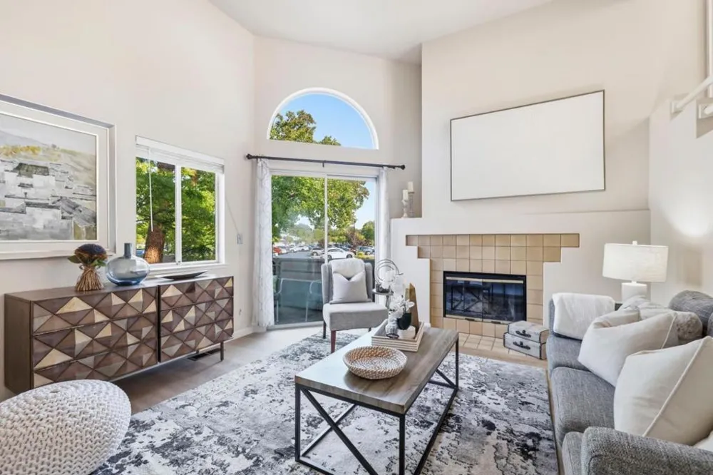 50 E Court Lane Foster City, CA 94404