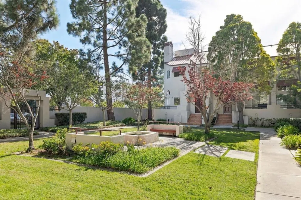 50 E Court Lane Foster City, CA 94404