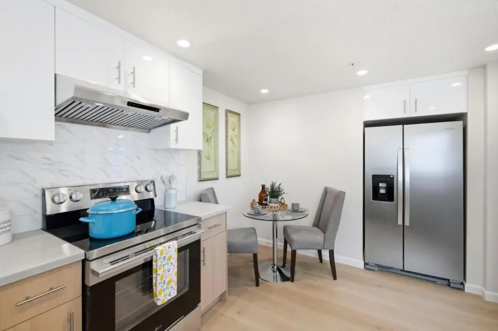 50 E Court Lane Foster City, CA 94404