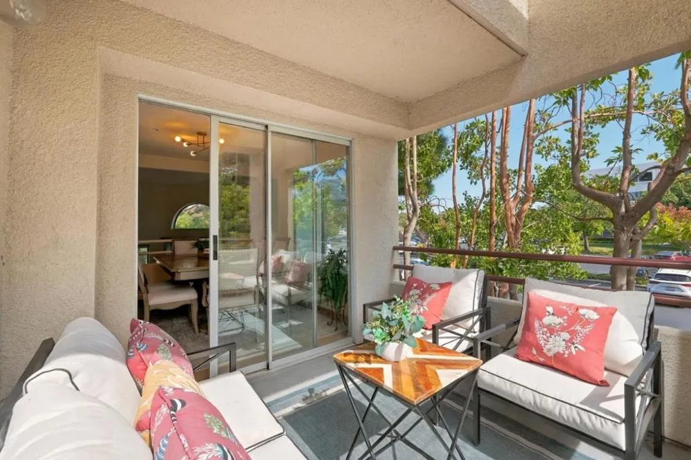 50 E Court Lane Foster City, CA 94404