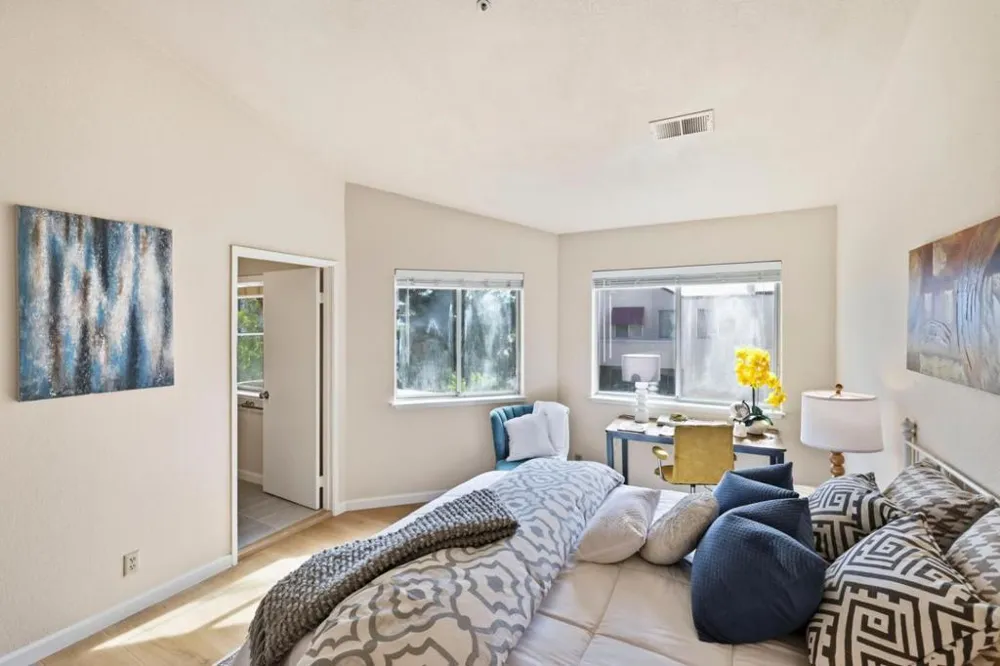 50 E Court Lane Foster City, CA 94404