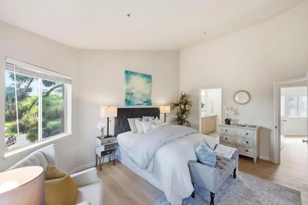 50 E Court Lane Foster City, CA 94404