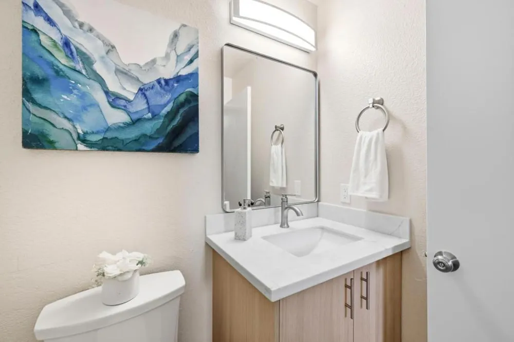 50 E Court Lane Foster City, CA 94404