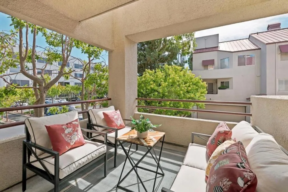 50 E Court Lane Foster City, CA 94404