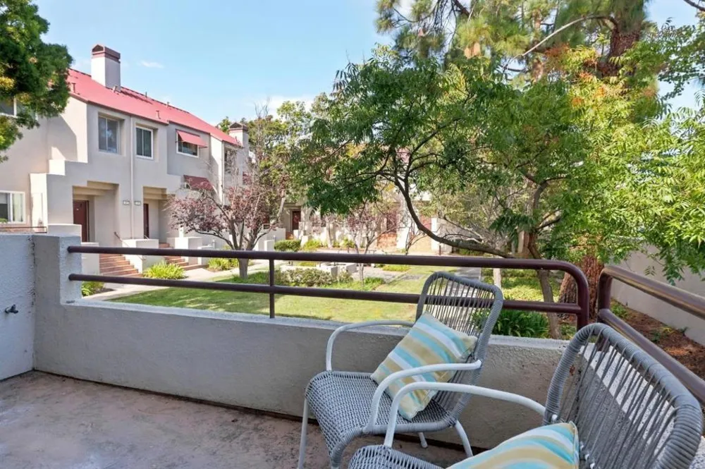 50 E Court Lane Foster City, CA 94404