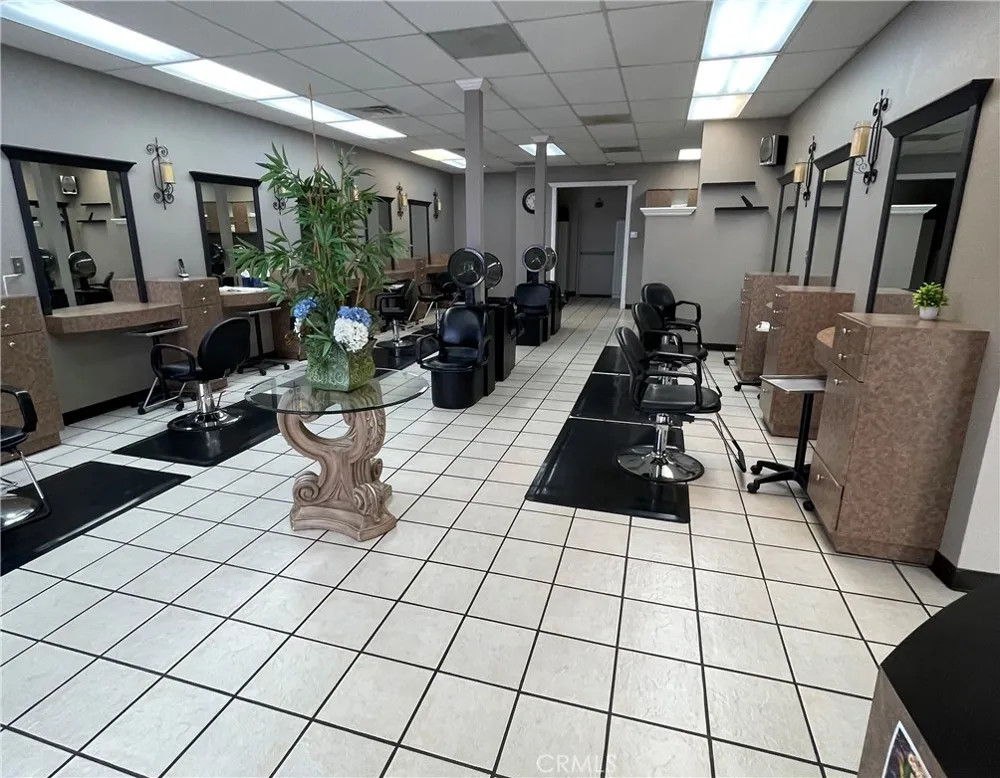 1433 E Route 66 Glendora, CA 91740