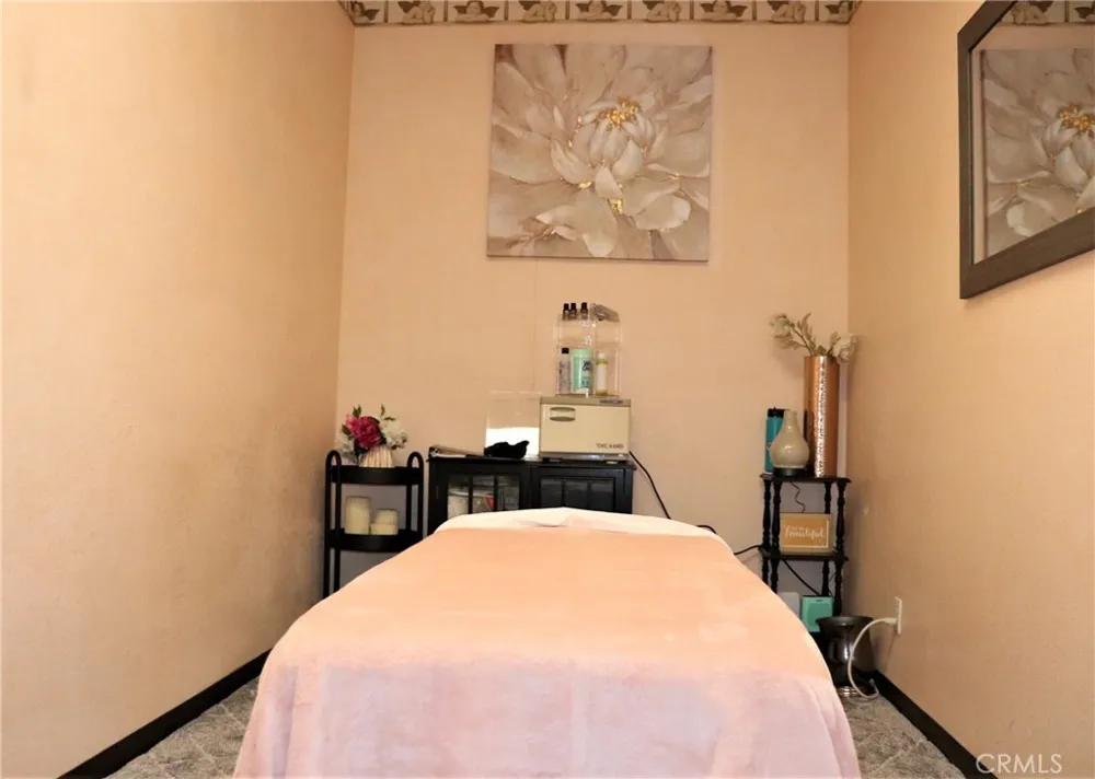 1433 E Route 66 Glendora, CA 91740