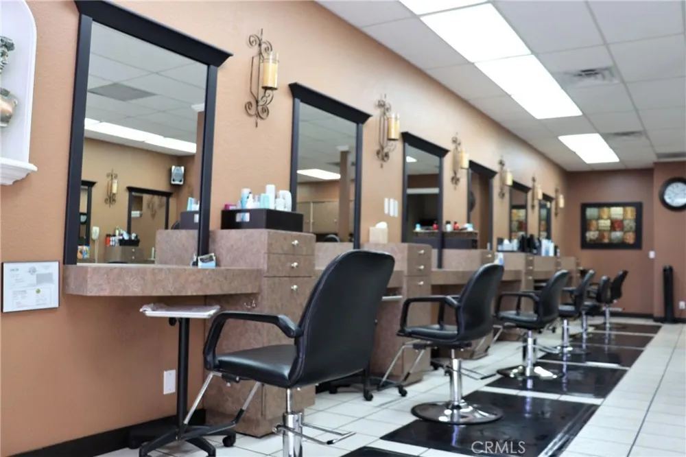 1433 E Route 66 Glendora, CA 91740