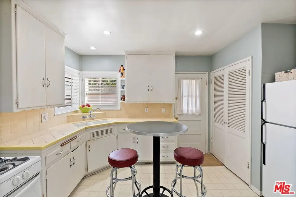 3414 Fay Avenue Culver City, CA 90232