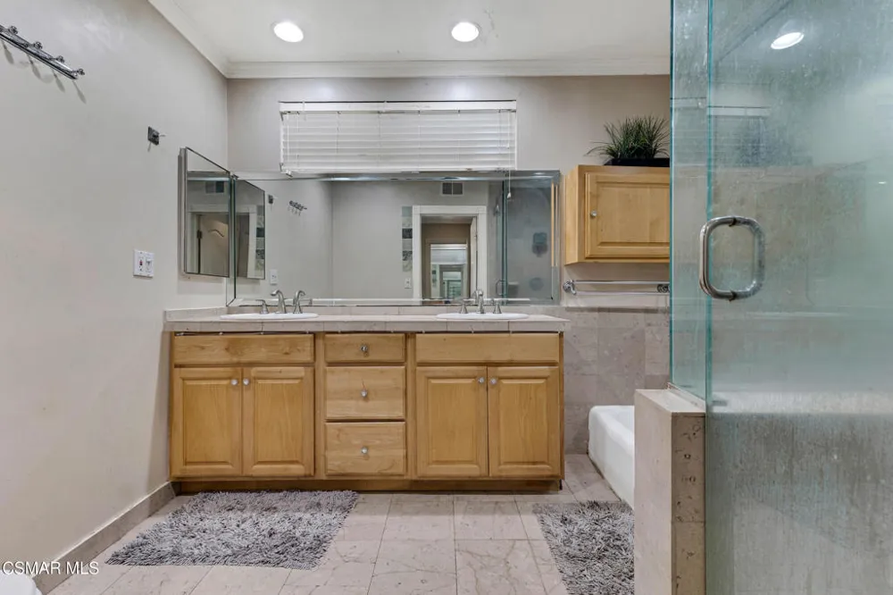 6108 Kentland Avenue Woodland Hills, CA 91367