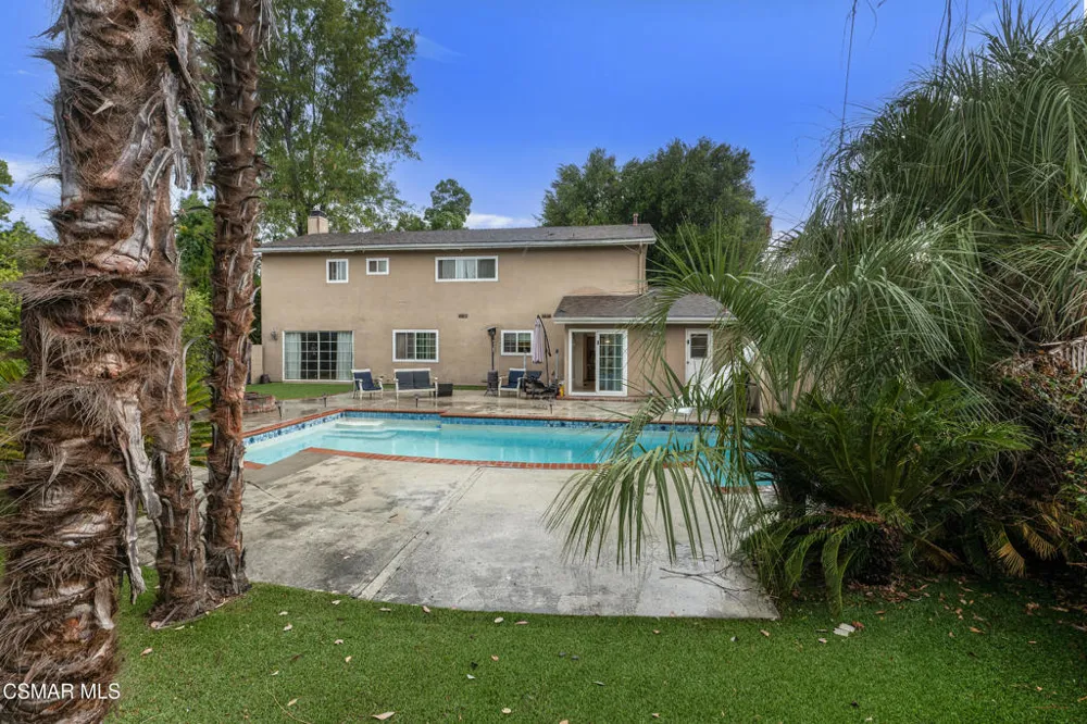 6108 Kentland Avenue Woodland Hills, CA 91367